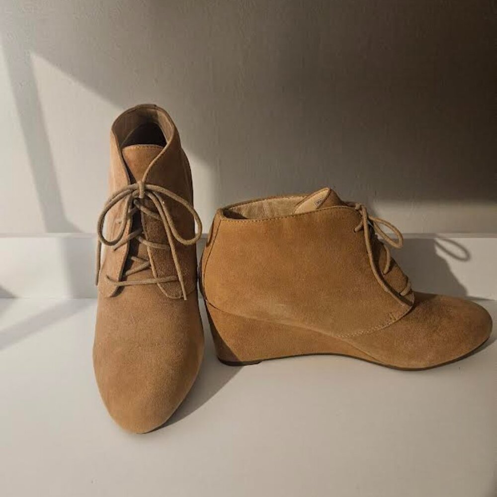 Vionic Becca Women’s Tan Suede Leather Wedge Booties - Size 8